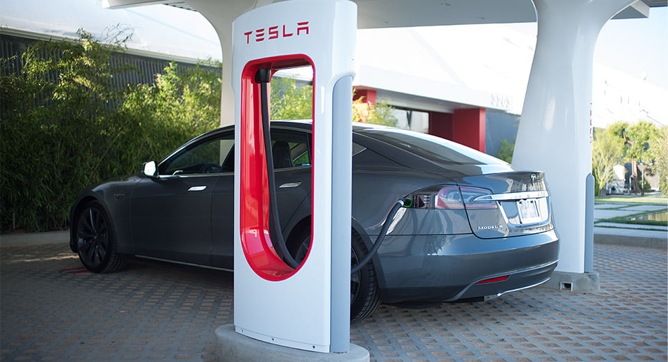 tesla-superchargeur