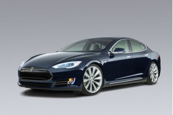 tesla model s connectée orange
