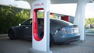 Superchargeur Tesla : 8 nouvelles installations en Europe