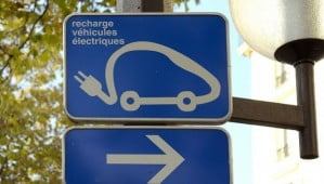 Stations de recharge pour véhicules électriques : un projet de loi en vue