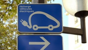 Déploiement de bornes de recharge : le gouvernement se dote d’une feuille de route