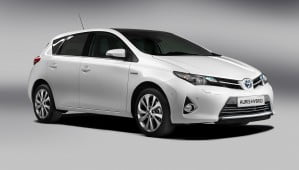 Salon de Genève : Toyota célèbre ses ventes record de modèles hybrides pour 2013
