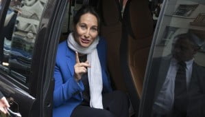 Voiture électrique : Ségolène Royal veut une « révolution » en France