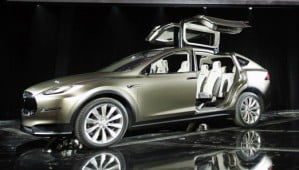Tesla Model X : première livraison début 2015
