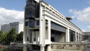 Véhicule électrique et hybride : un superbonus à l’achat pouvant atteindre 10 000 euros en 2015