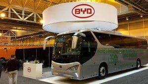 BYD dévoile la C9, son nouvel autocar électrique pour les trajets longs distants