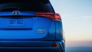Toyota : bientôt une RAV 4 hybride