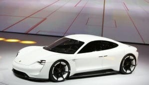La Porsche Mission E électrique sur le marché d’ici 2020