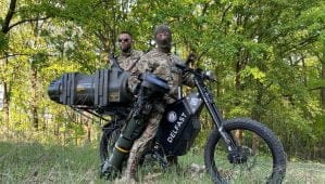 Les Ukrainiens détruisent des chars russes avec ces vélos électriques équipés de roquettes