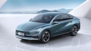 Alizé Lim se lance dans la photographie et Wuling confronte Tesla : actualités à la croisée des chemins