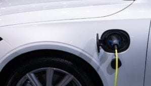 L’envolée inattendue du coût des cartes grises : un virage difficile pour l’électrique et l’hybride ?