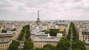 Hertz et la cession massive de VE : Quelles conséquences pour le marché de l’occasion électrique en France ?