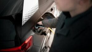 L’Ère des Véhicules Électriques : Un Défi de Taille pour les Infrastructures Routières