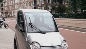 Toyota Yaris électrique face à la Renault 5 : duel en vue chez les citadines branchées !