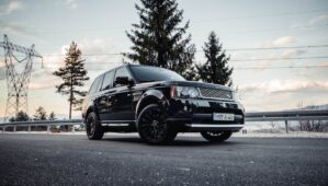 Le SUV électrique Xiaomi débarque : quelle menace pour les constructeurs français ?