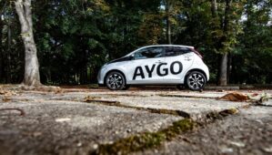 Toyota Aygo X Hybride 2026 : une mini-citadine hybride vraiment adaptée à la transition énergétique française ?