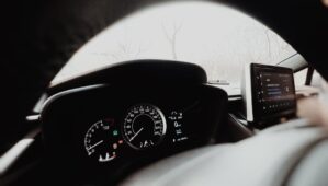 TikTok s’invite dans les voitures électriques chinoises : la nouvelle bataille de la data sur quatre roues