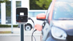 Flottes 100 % électriques dès 2030 : le tsunami du VO qui vient, et le piège des valeurs résiduelles