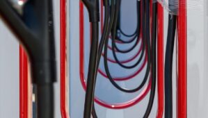 Bannie des Superchargeurs après l’achat: l’alerte qui guette l’occasion en Europe