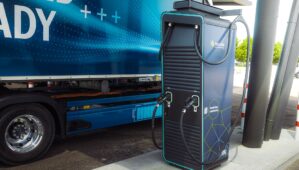 Mercedes ELF: le labo roulant qui veut réconcilier recharge, réseau électrique… et automobilistes