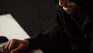 Qui tient vraiment le volant ? AssistXR (Valeo) vs « Start Inhibit » (Ford), la télécommande de votre voiture en question