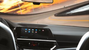 Android Auto 2026 et Gemini : la bataille automobile se joue désormais dans le logiciel