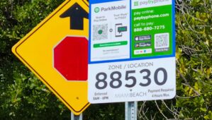 Bornes en panne, prix flous : le vrai frein à la voiture électrique change de visage