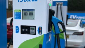 Recharge en 5 minutes : Geely prépare des bornes à 1 800 kW pour dépasser BYD